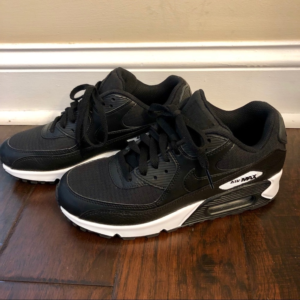 Nike Women’s Air Max 90
